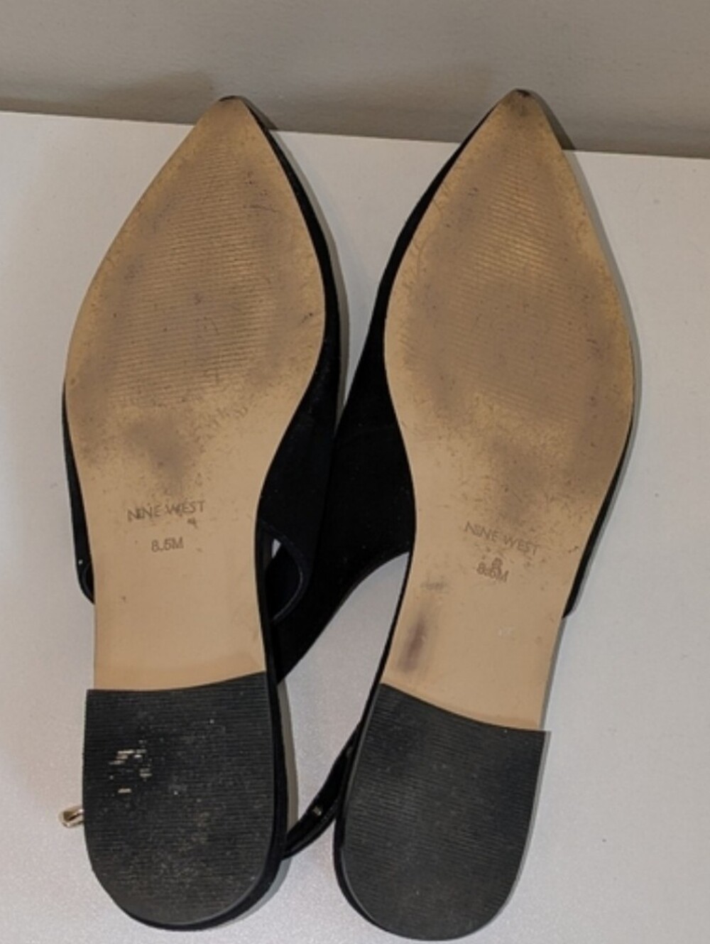 Nine-West Black Pointed Slingback Flats with Chain Accent 8.5 - Picture 3 of 4